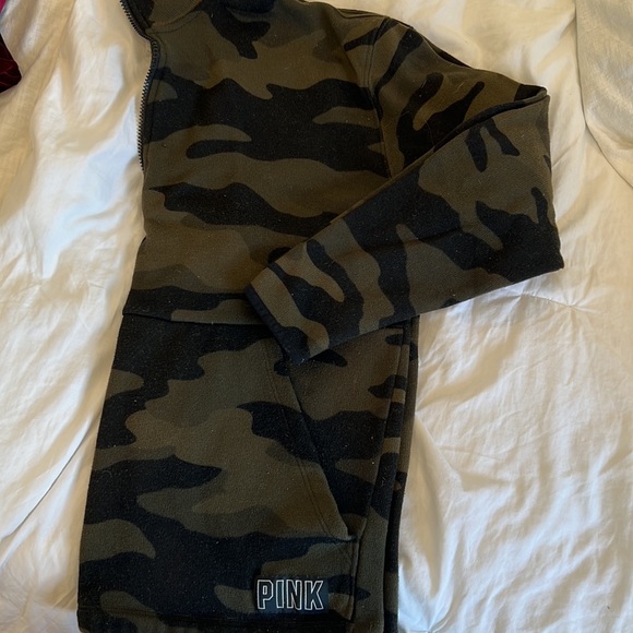 PINK- soft quarter zip crewneck, Camo sz s - Picture 2 of 4